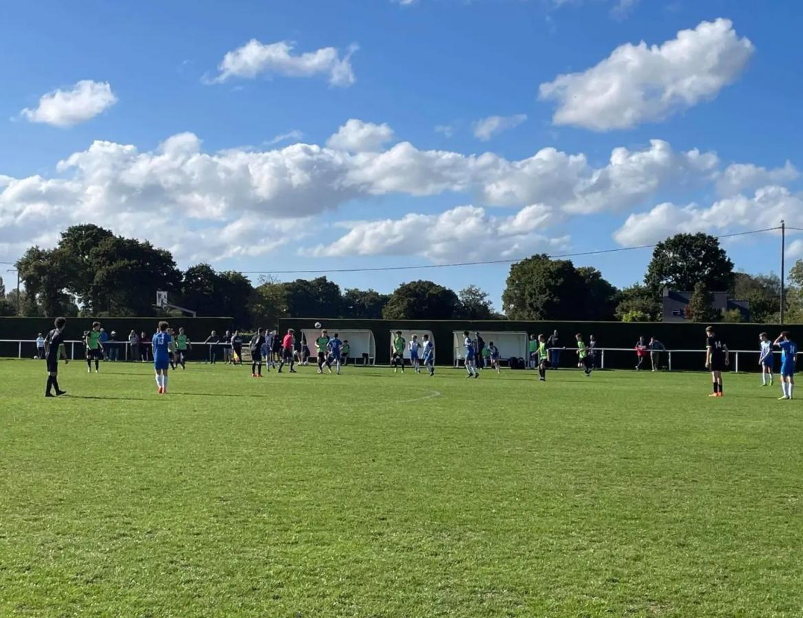 Samedi 8 octobre (matin) :
👉U13
✅️ Ent US ERQUY/HDB HENANSAL 3 - 0 GJ BROONS
❌️ Ent US ERQUY/HDB HENANSAL 0 - 1 US HUNAUDAYE

Samedi 8 octobre (après-midi) :
👉 U15 :
⏸️ Ent US ERQUY/HDB HENANSAL 2 - 2 FC PLANCOET ARG

👉 U17 :
❌️ GJ PAYS DE MATIGNON 4 - 1 Ent US ERQUY/HDB HENANSAL
