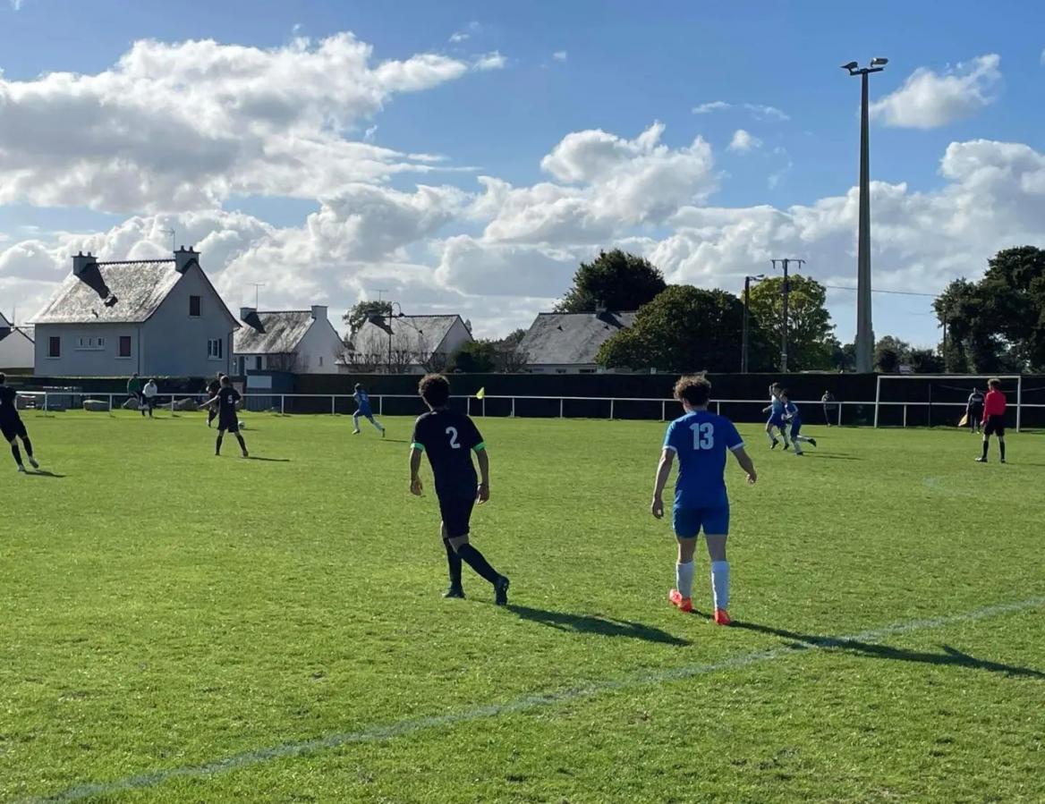 Samedi 8 octobre (matin) :
👉U13
✅️ Ent US ERQUY/HDB HENANSAL 3 - 0 GJ BROONS
❌️ Ent US ERQUY/HDB HENANSAL 0 - 1 US HUNAUDAYE

Samedi 8 octobre (après-midi) :
👉 U15 :
⏸️ Ent US ERQUY/HDB HENANSAL 2 - 2 FC PLANCOET ARG

👉 U17 :
❌️ GJ PAYS DE MATIGNON 4 - 1 Ent US ERQUY/HDB HENANSAL