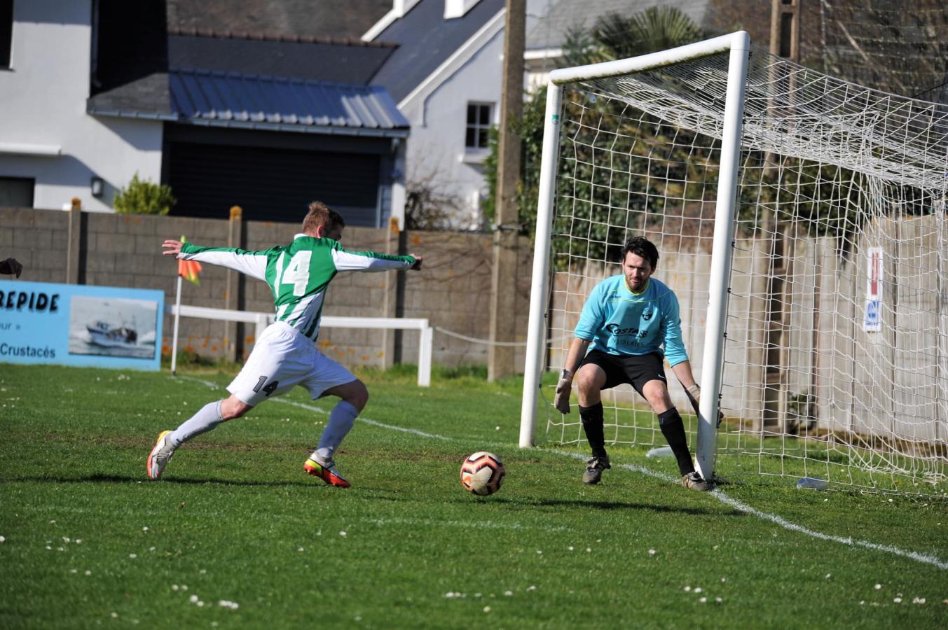 R3 Poule D - 16ème journée :
✅️ US Erquy 4 - 1 FC Plérin B
👉⚽Clément GARRET + ⚽ (x2) Arthur GUIARD + ⚽Arnaud GRICOURT